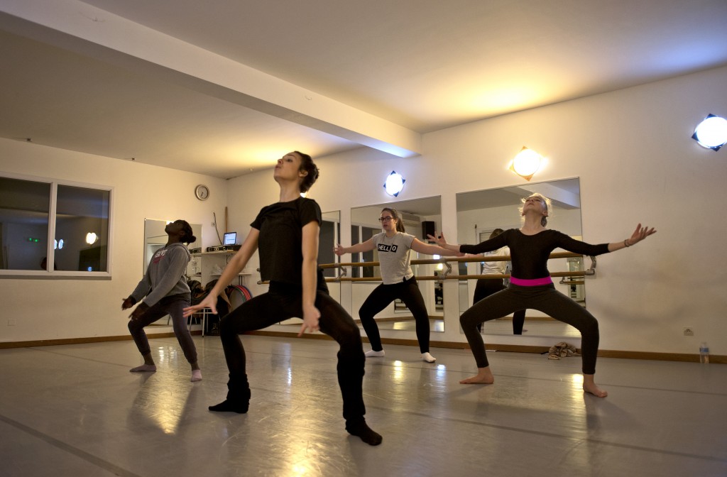 BÉRENGÈRE CONDOMINES- Journées Portes ouvertes à art Danses déc.16- Photo A Caravielhe - BÉRENGÈRE CONDOMINES- Journées Portes ouvertes à art Danses déc.16- Photo A Caravielhe -